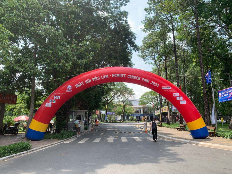 thue cong hoi su kien